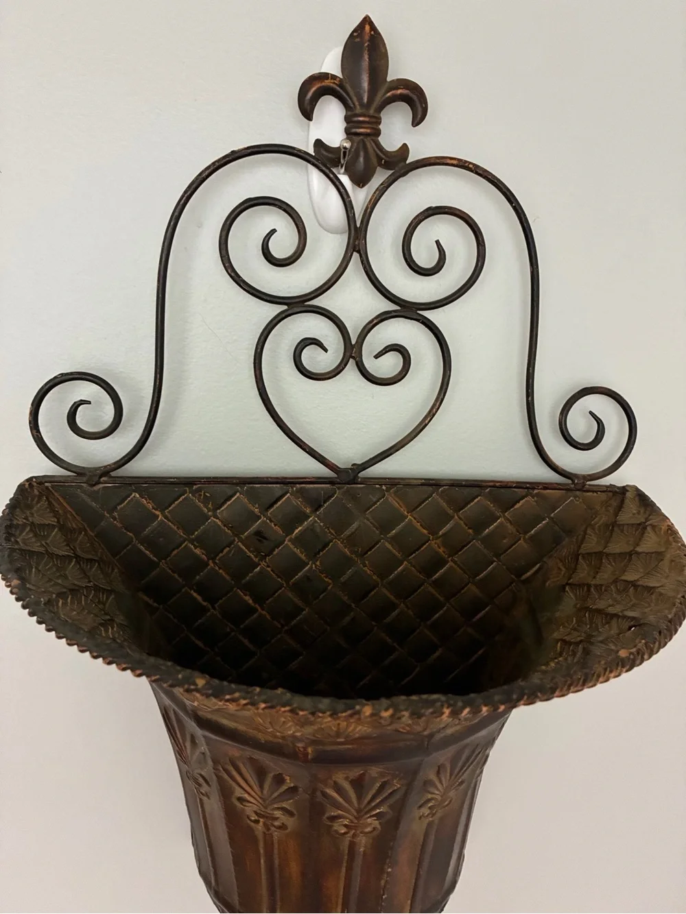 Source Unknown Bronze-Tone Fleur-de-Lis Wall Vase